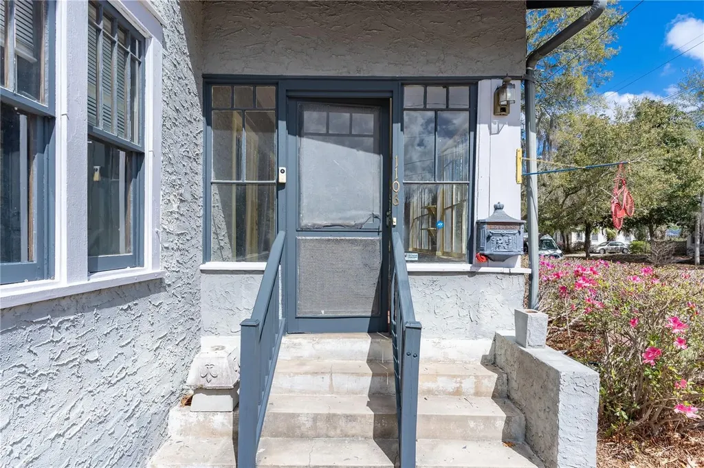 1106 NE 4th Street Gainesville FL 32601