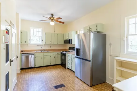 1106 NE 4th Street Gainesville FL 32601