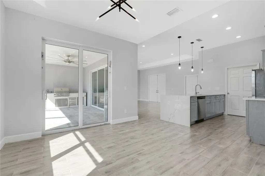 1306 NE 2nd Avenue Cape Coral FL 33909