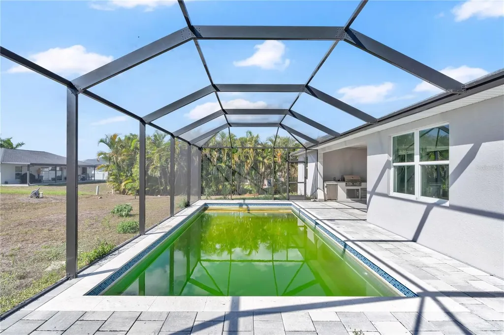 1306 NE 2nd Avenue Cape Coral FL 33909
