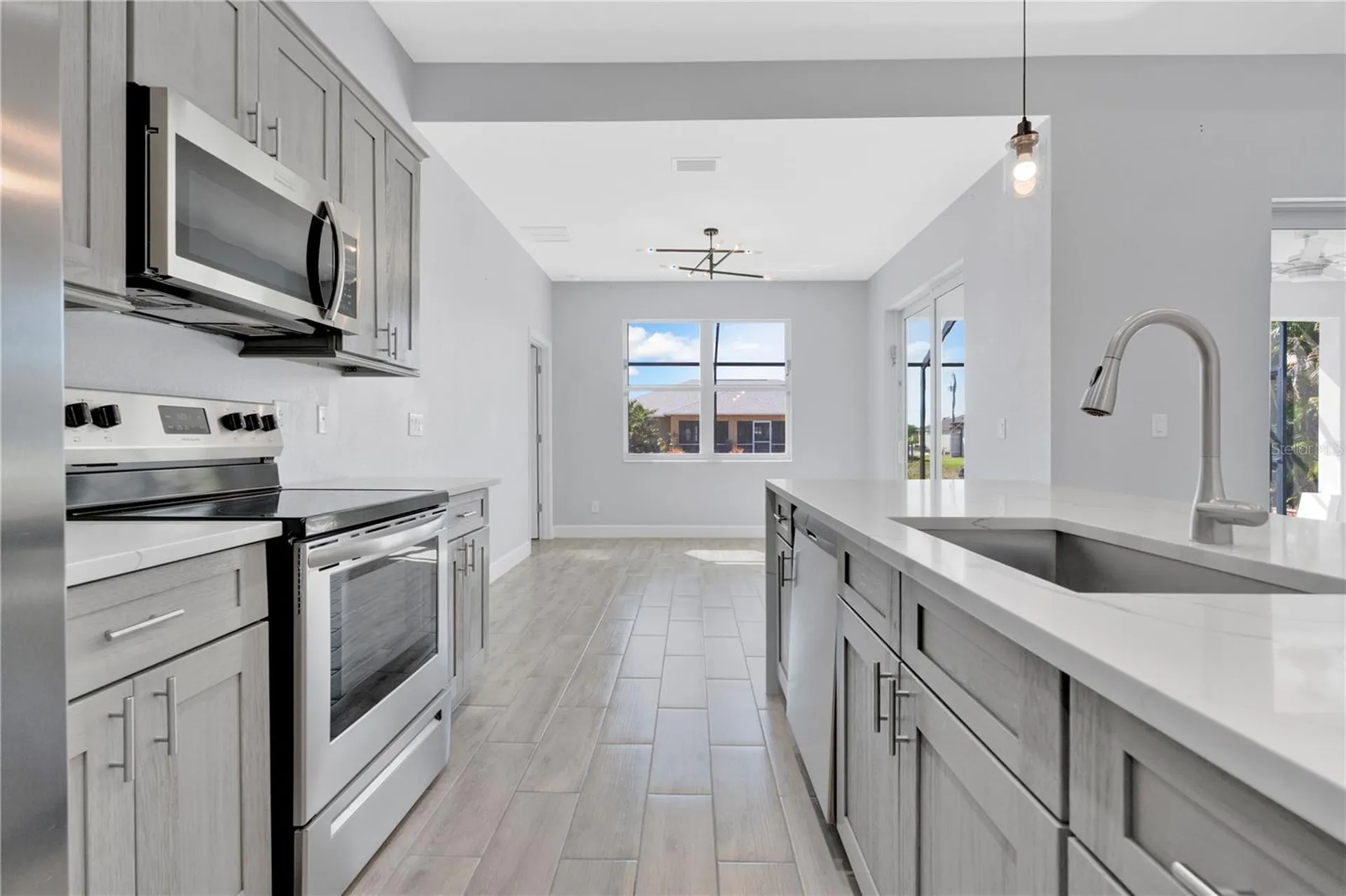 1306 NE 2nd Avenue Cape Coral FL 33909