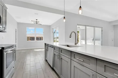 1306 NE 2nd Avenue Cape Coral FL 33909