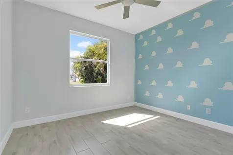 1306 NE 2nd Avenue Cape Coral FL 33909