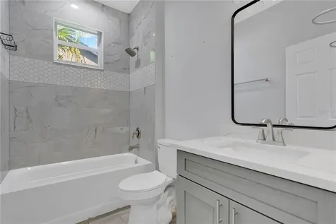 1306 NE 2nd Avenue Cape Coral FL 33909