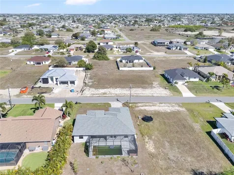 1306 NE 2nd Avenue Cape Coral FL 33909