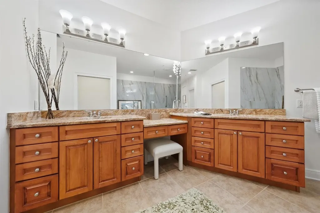 1030 Bellasol Way Apollo Beach FL 33572