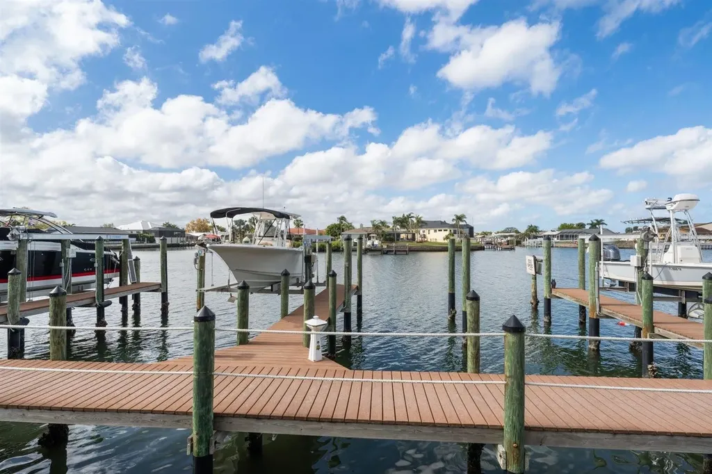 1030 Bellasol Way Apollo Beach FL 33572