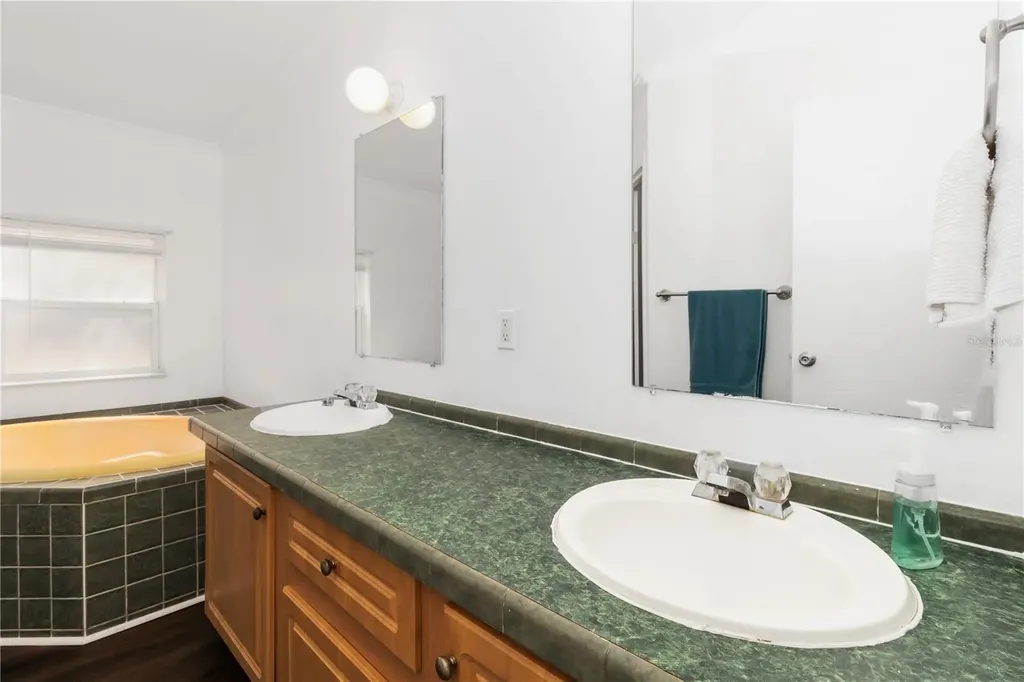 2903 Pritcher Manor Court Lithia FL 33547