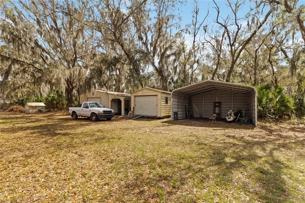 2903 Pritcher Manor Court Lithia FL 33547