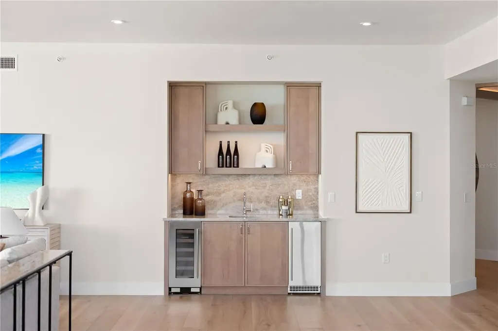 415 L Ambiance Drive Longboat Key FL 34228