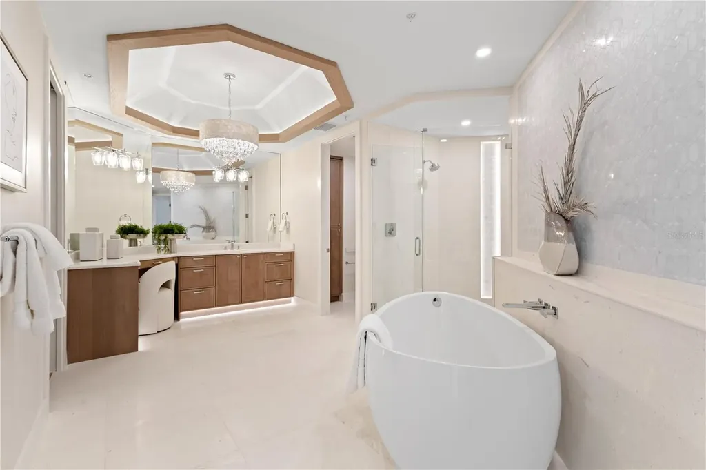 415 L Ambiance Drive Longboat Key FL 34228