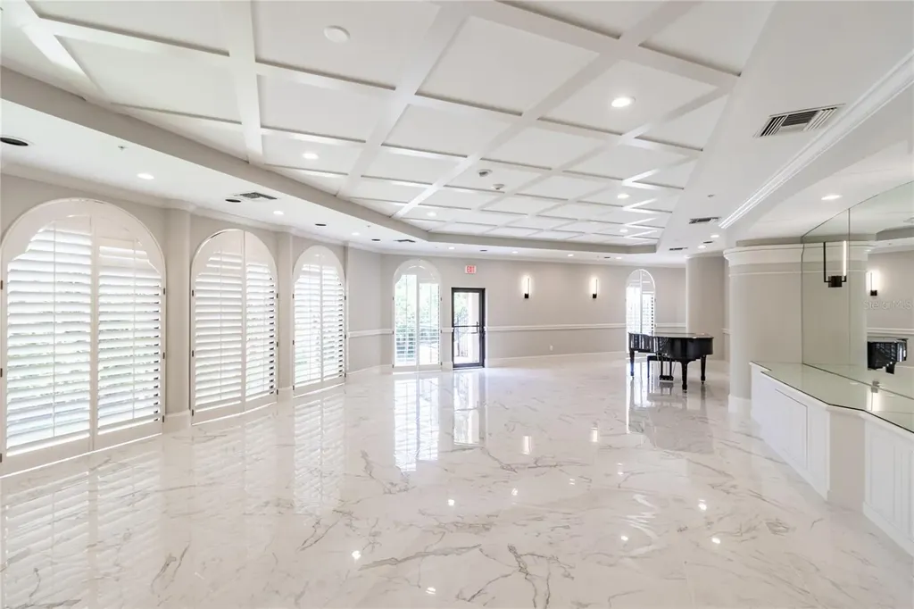 415 L Ambiance Drive Longboat Key FL 34228