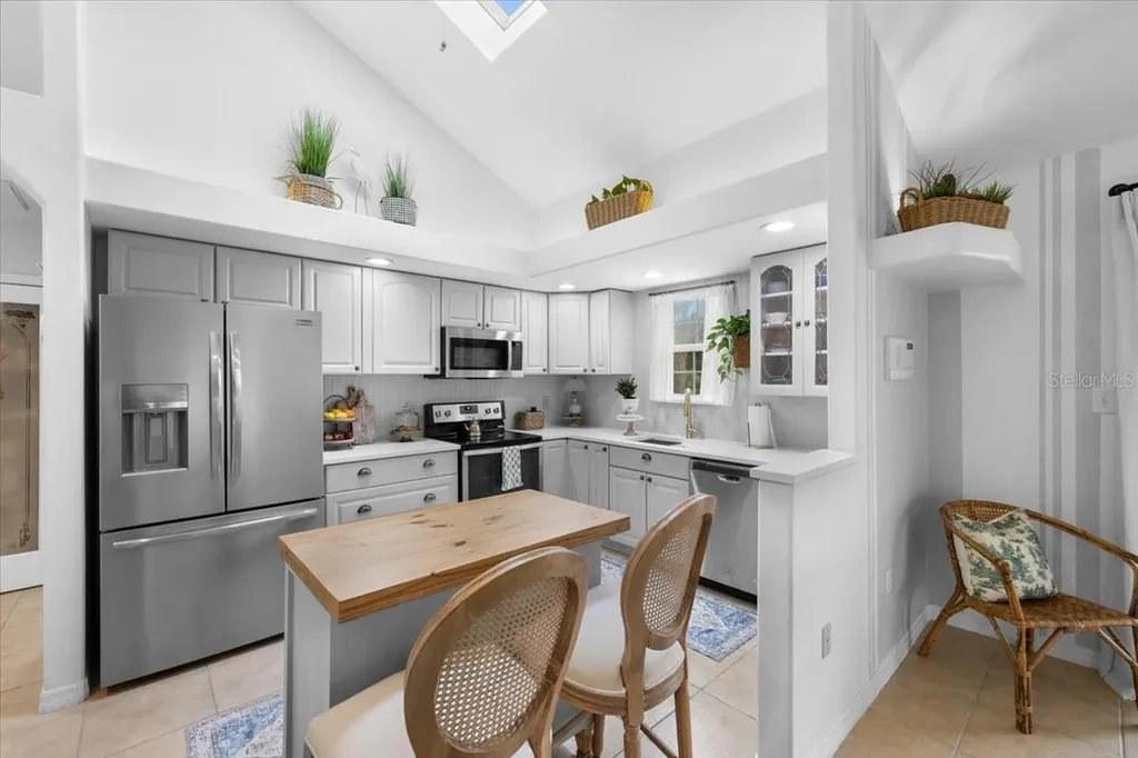 6093 Avenue Of The Palms Weeki Wachee FL 34607