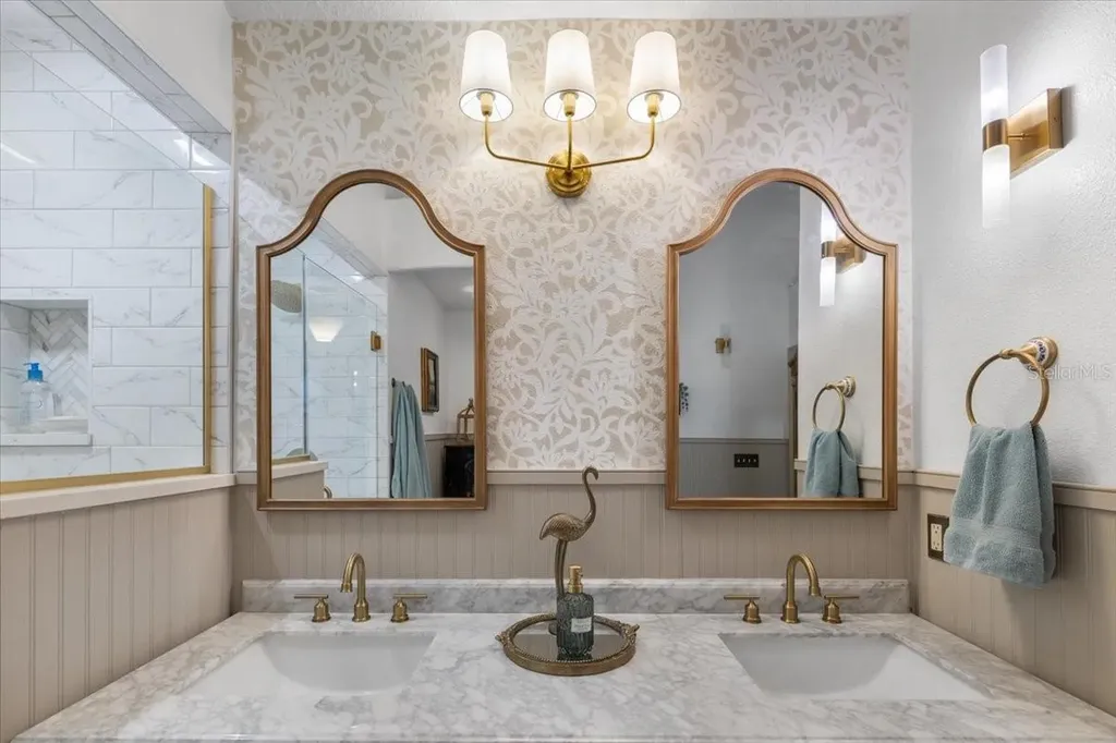6093 Avenue Of The Palms Weeki Wachee FL 34607