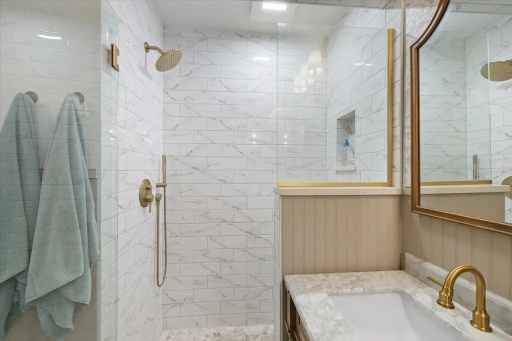 6093 Avenue Of The Palms Weeki Wachee FL 34607