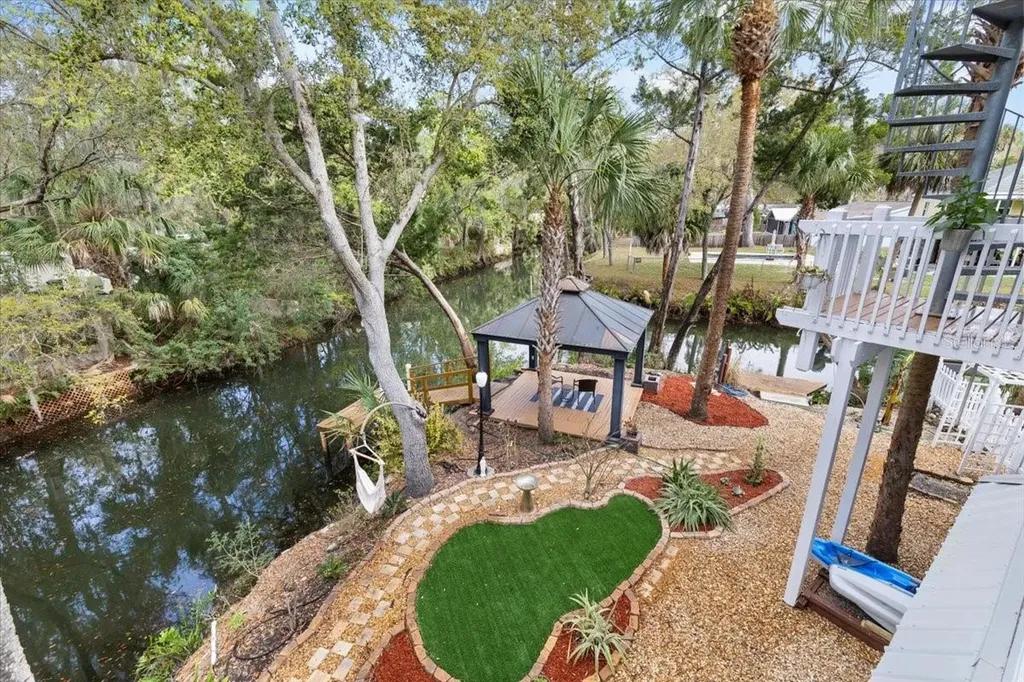 6093 Avenue Of The Palms Weeki Wachee FL 34607