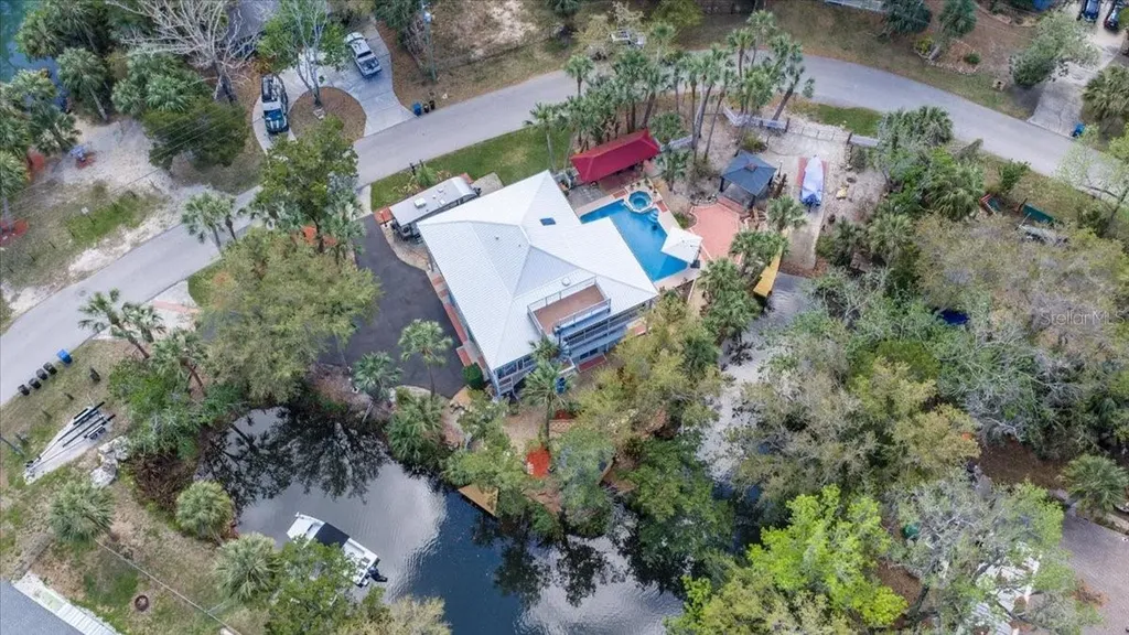 6093 Avenue Of The Palms Weeki Wachee FL 34607