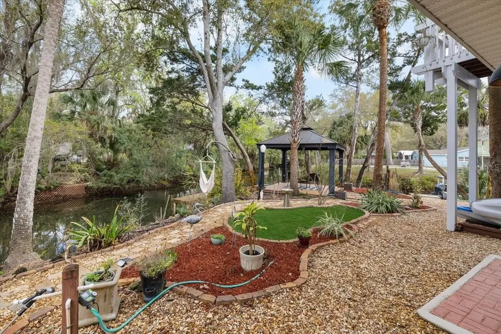 6093 Avenue Of The Palms Weeki Wachee FL 34607