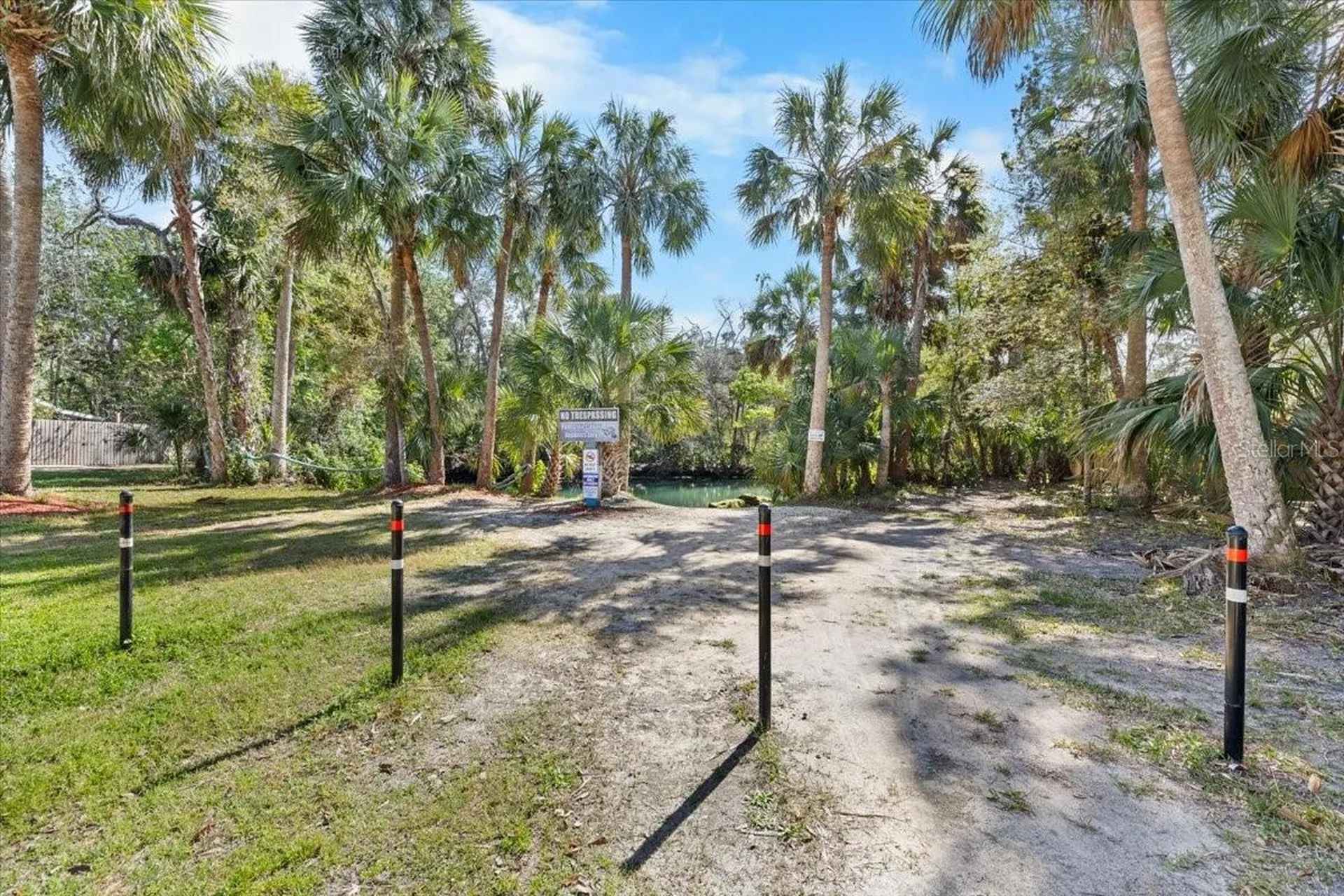 6093 Avenue Of The Palms Weeki Wachee FL 34607