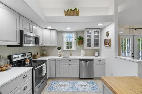 6093 Avenue Of The Palms Weeki Wachee FL 34607