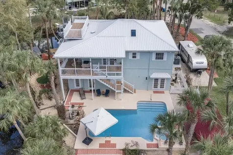 6093 Avenue Of The Palms Weeki Wachee FL 34607
