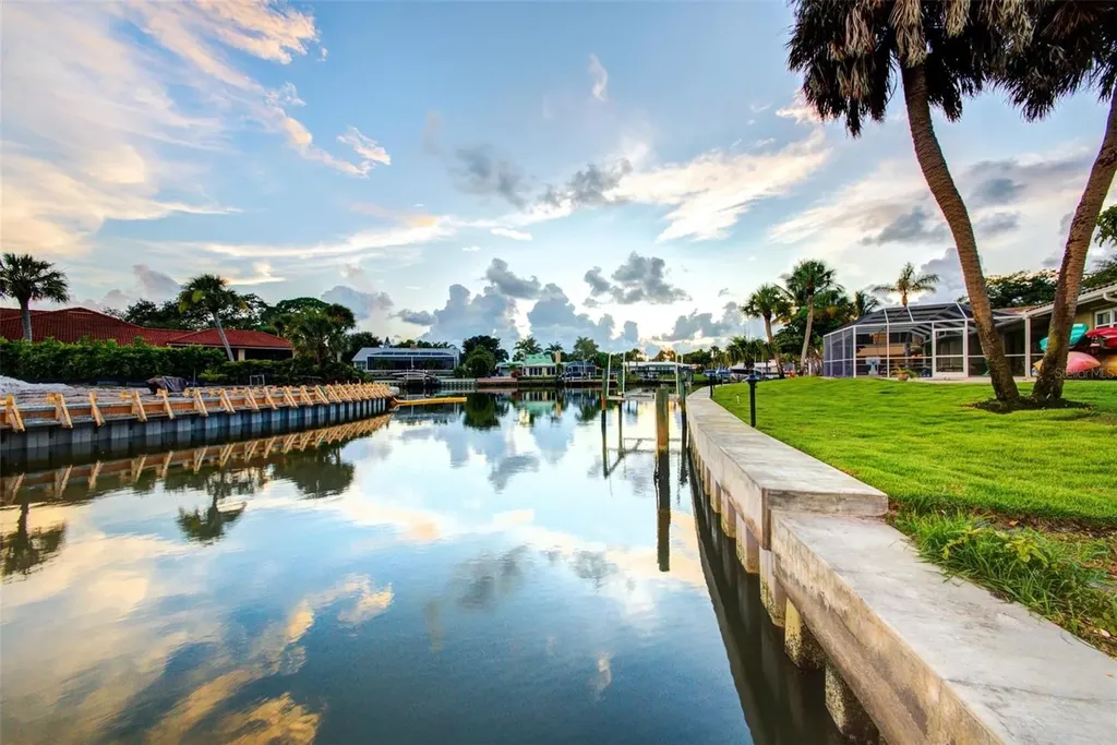 5354 Shadow Lawn Drive Sarasota FL 34242