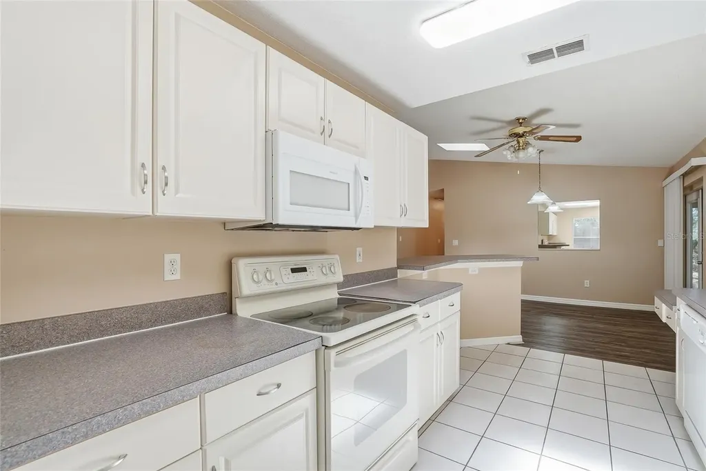 4717 Lakewood Drive Seffner FL 33584