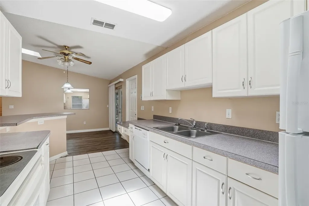 4717 Lakewood Drive Seffner FL 33584