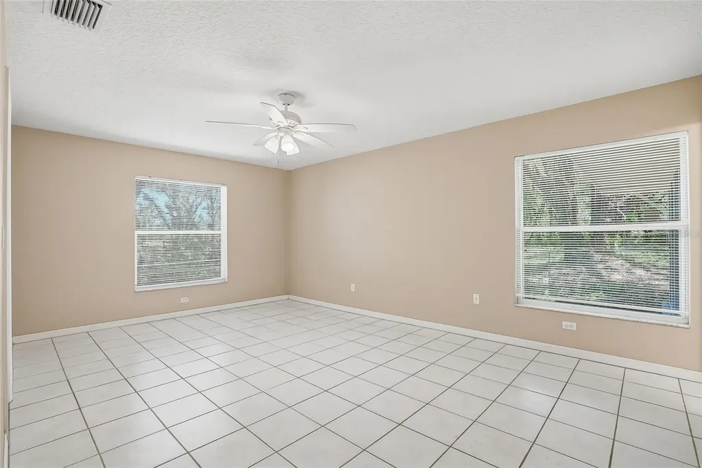 4717 Lakewood Drive Seffner FL 33584