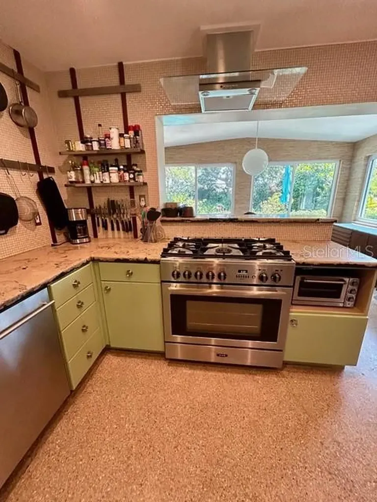 911 E 2nd Avenue New Smyrna Beach FL 32169