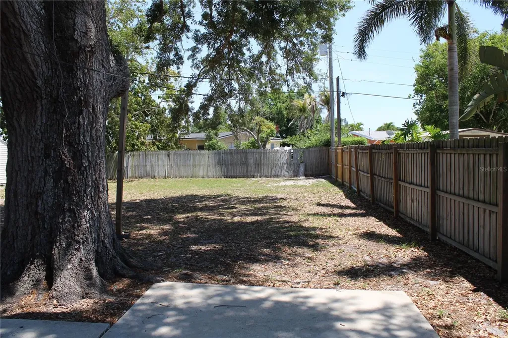 5911 7th Avenue Drive W Bradenton FL 34209