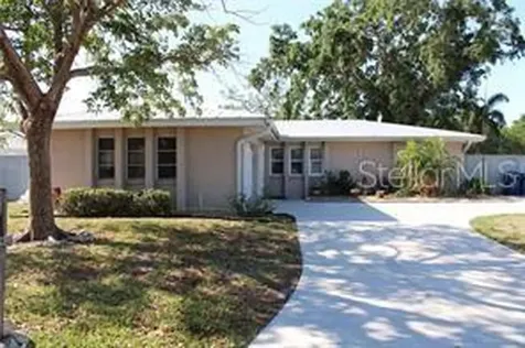 5911 7th Avenue Drive W Bradenton FL 34209
