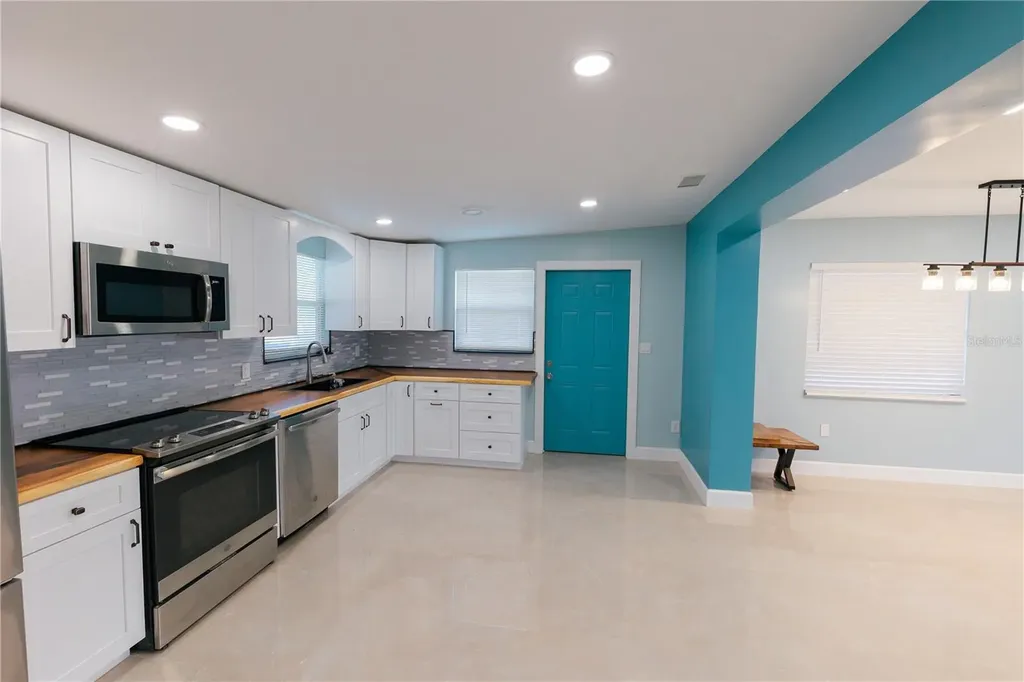300 53rd Street W Bradenton FL 34209
