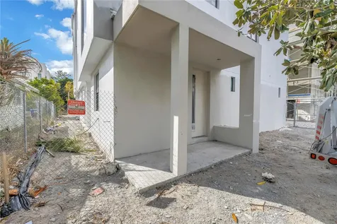 364 14th Street N St Petersburg FL 33705