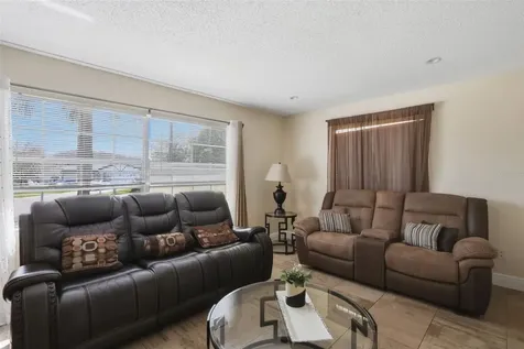 2732 Hidden Cove Court Orlando FL 32822