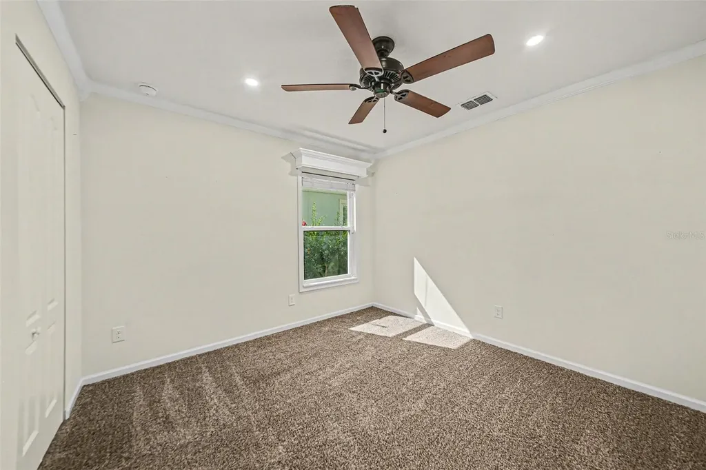 111 Lakeside Court Bunnell FL 32110