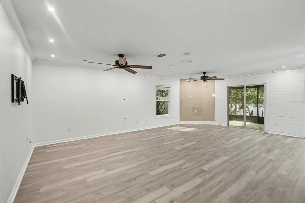 111 Lakeside Court Bunnell FL 32110