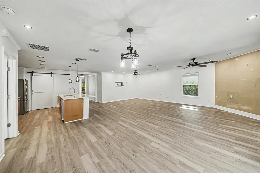 111 Lakeside Court Bunnell FL 32110