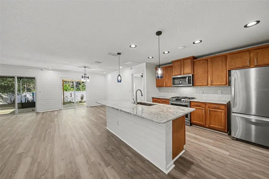 111 Lakeside Court Bunnell FL 32110