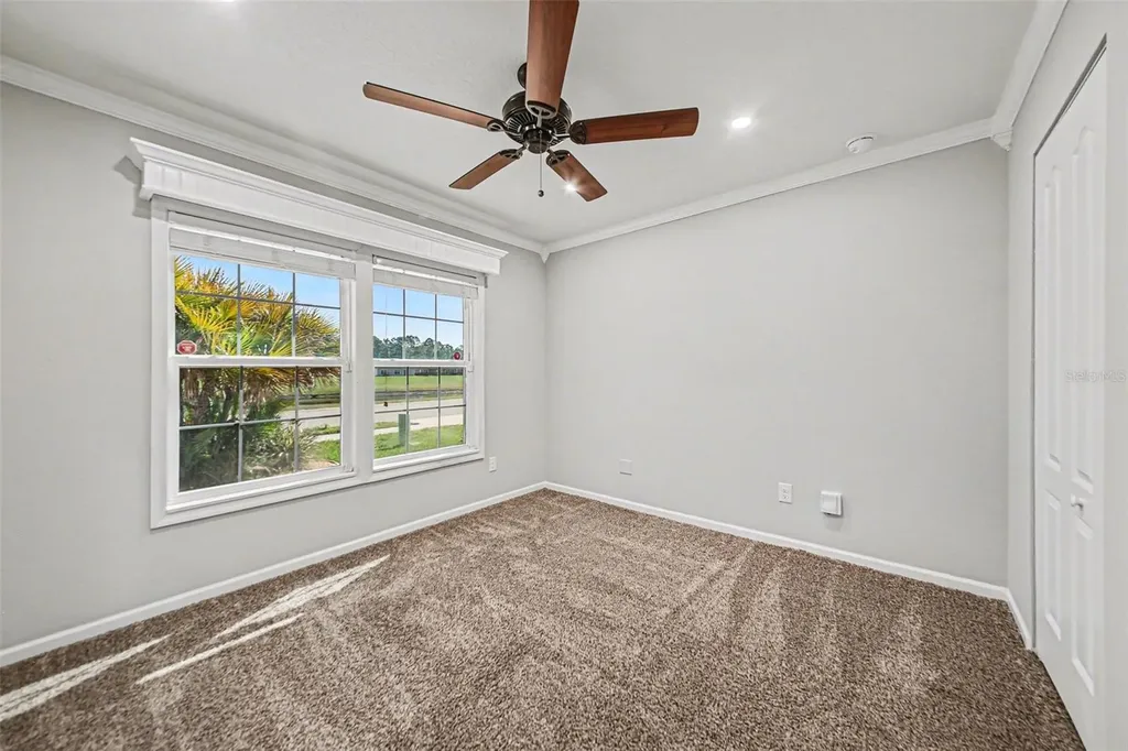 111 Lakeside Court Bunnell FL 32110