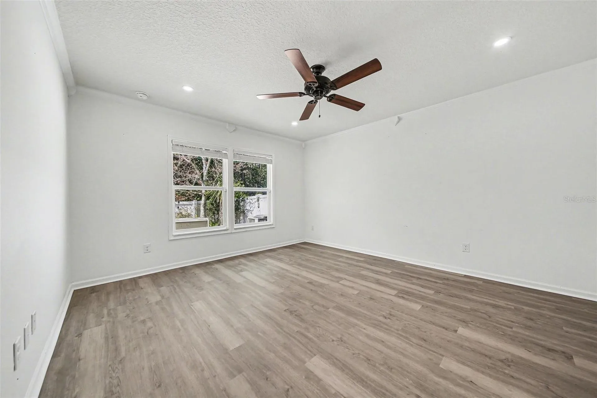 111 Lakeside Court Bunnell FL 32110