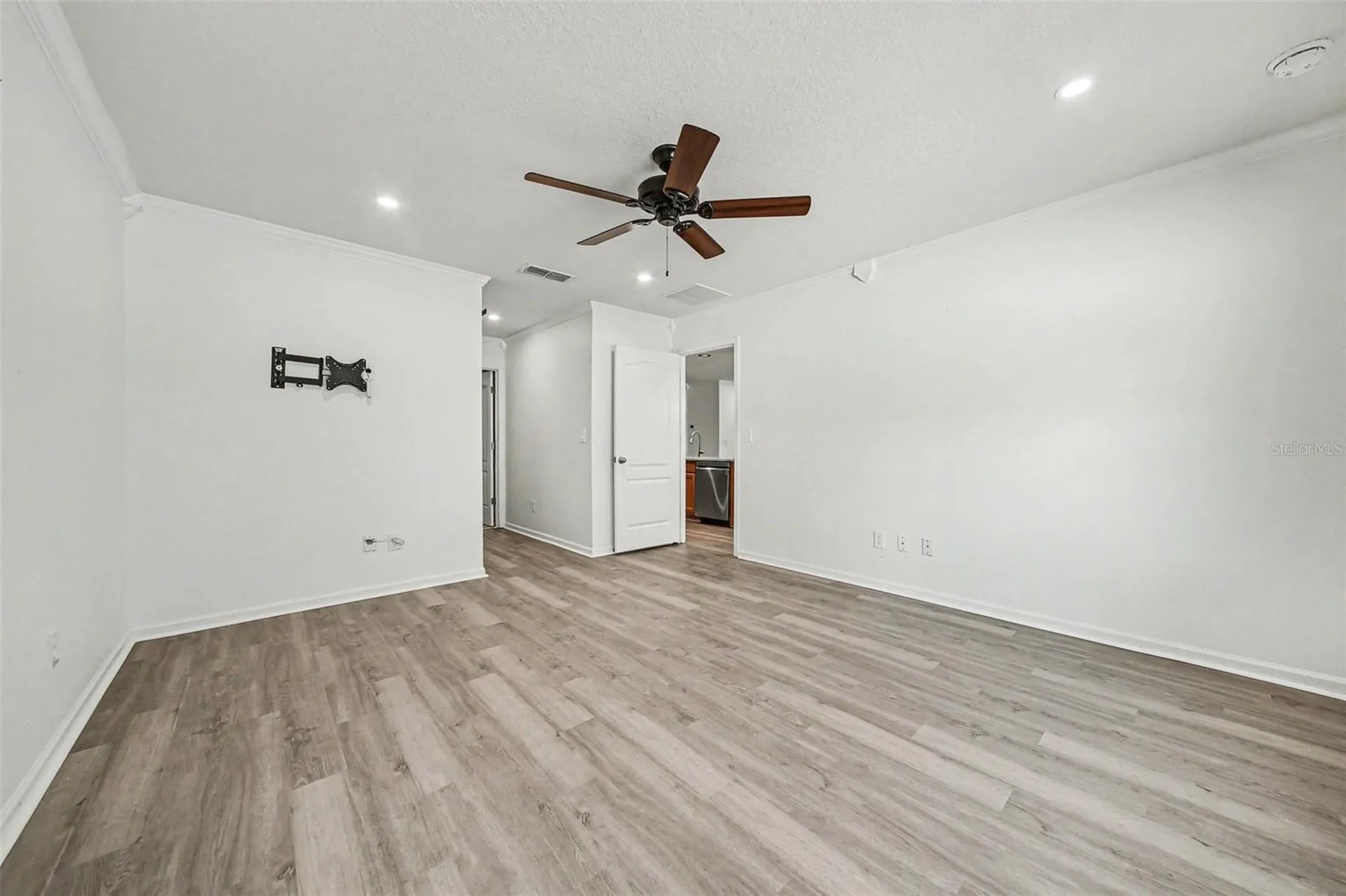 111 Lakeside Court Bunnell FL 32110