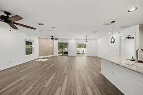 111 Lakeside Court Bunnell FL 32110