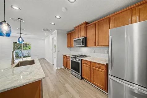 111 Lakeside Court Bunnell FL 32110