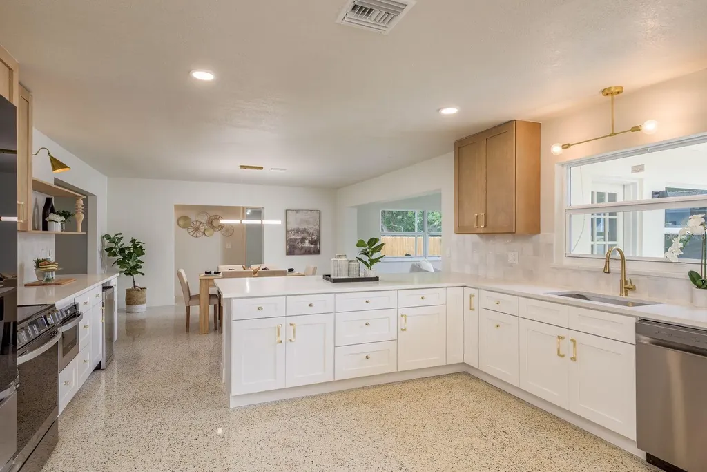 2347 Watrous Drive Dunedin FL 34698
