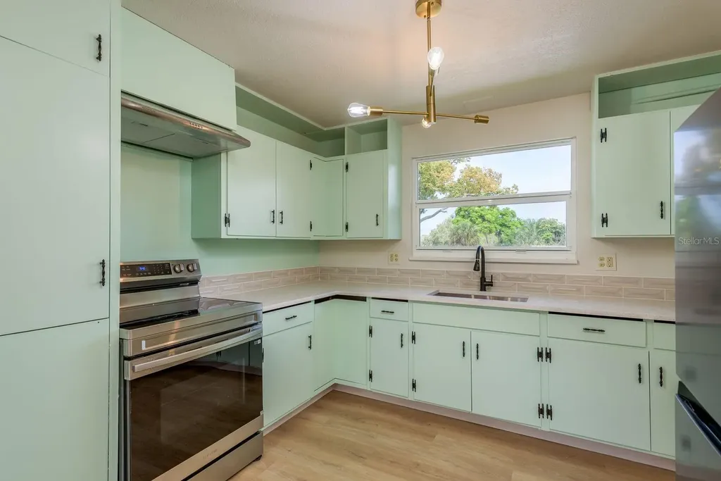 2347 Watrous Drive Dunedin FL 34698