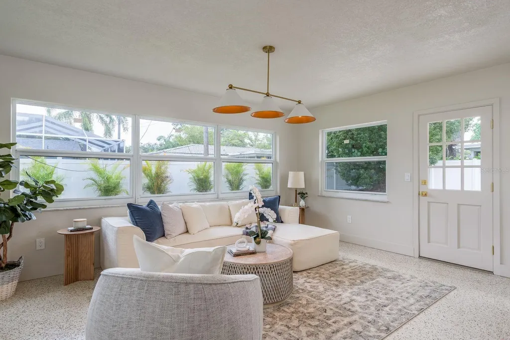 2347 Watrous Drive Dunedin FL 34698