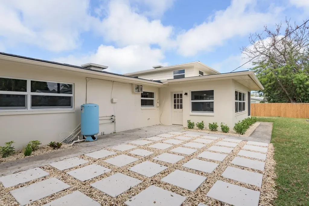 2347 Watrous Drive Dunedin FL 34698