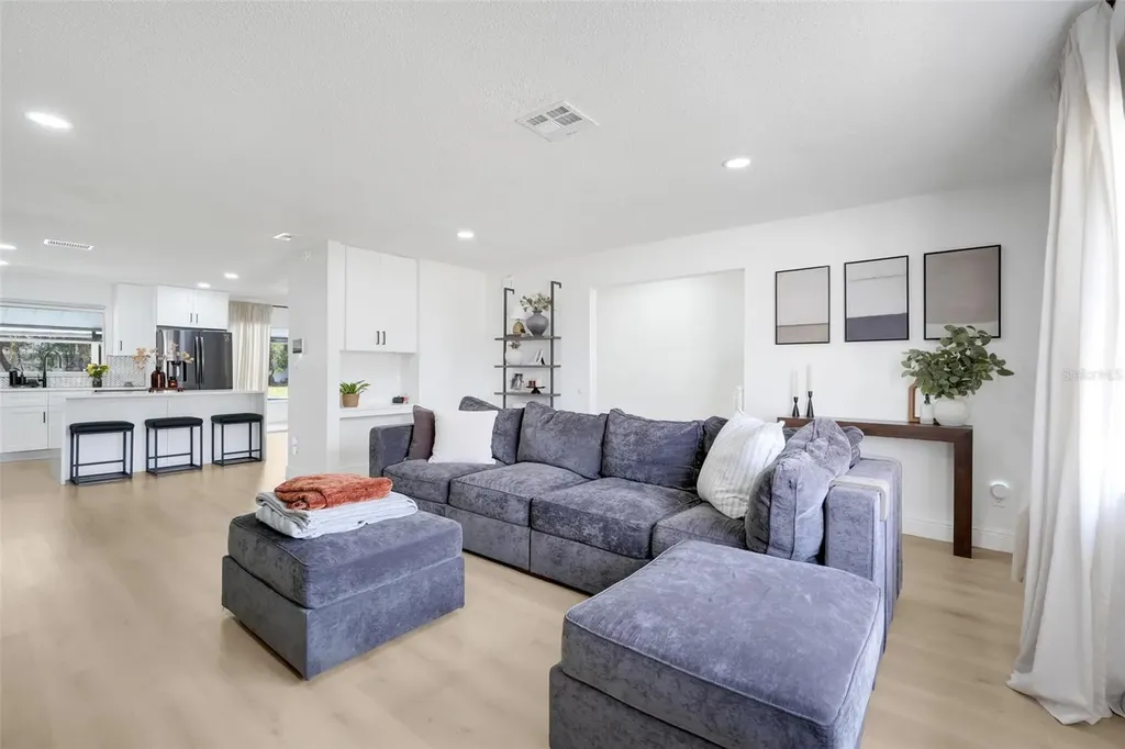 589 Del Rio Street Orlando FL 32839
