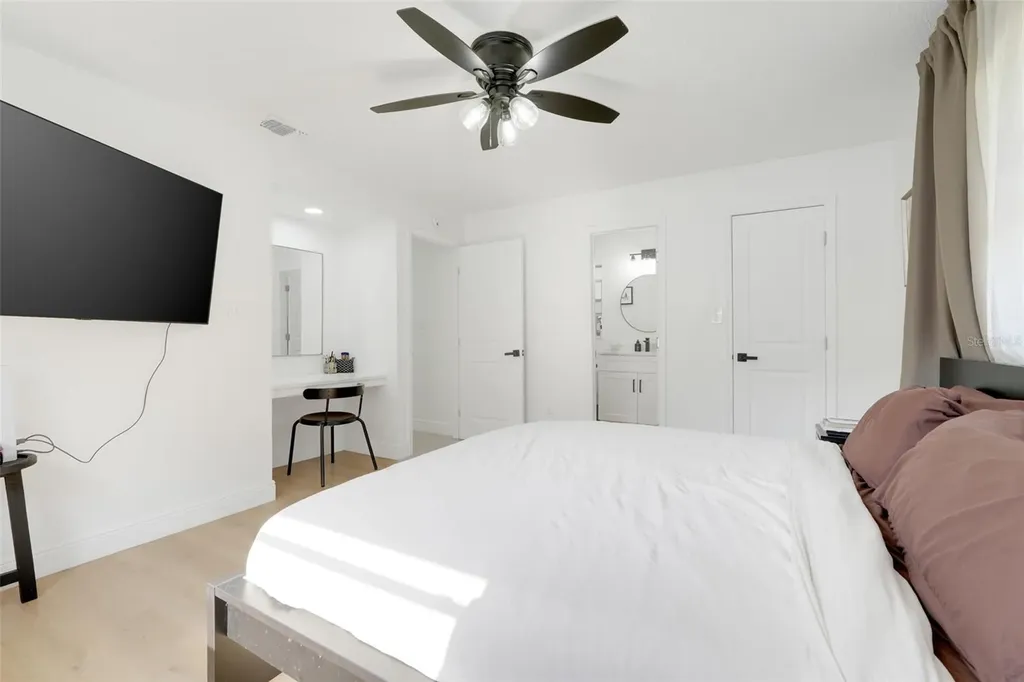 589 Del Rio Street Orlando FL 32839